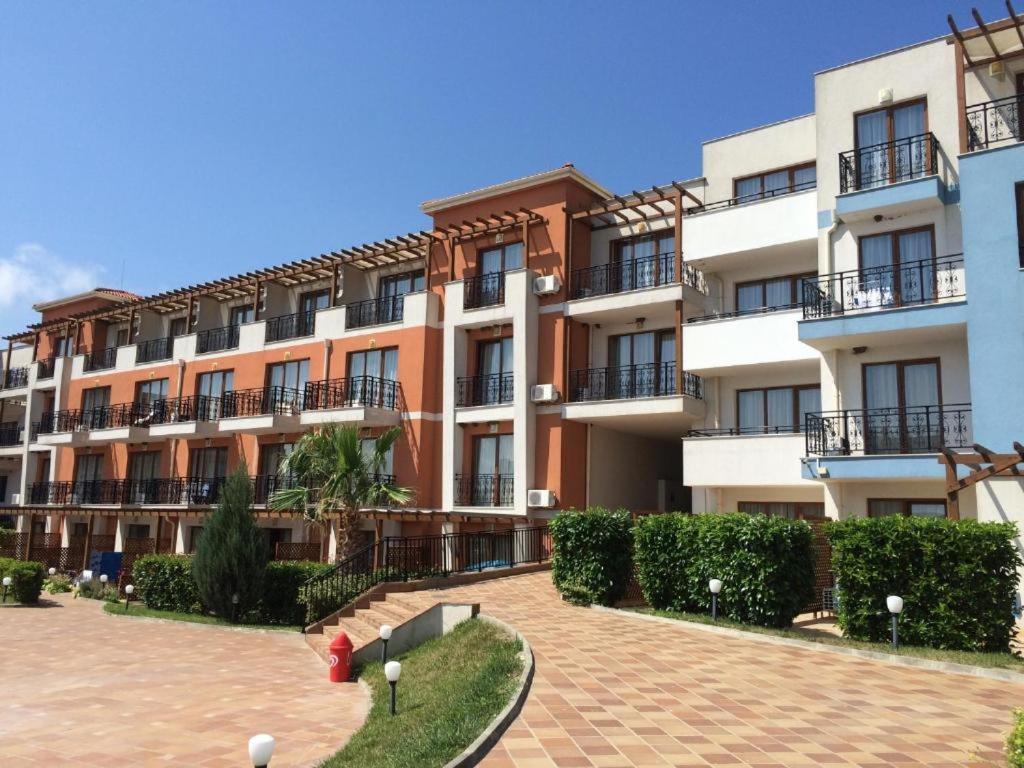 Hotel Paradise Garden Черноморец Екстериор снимка
