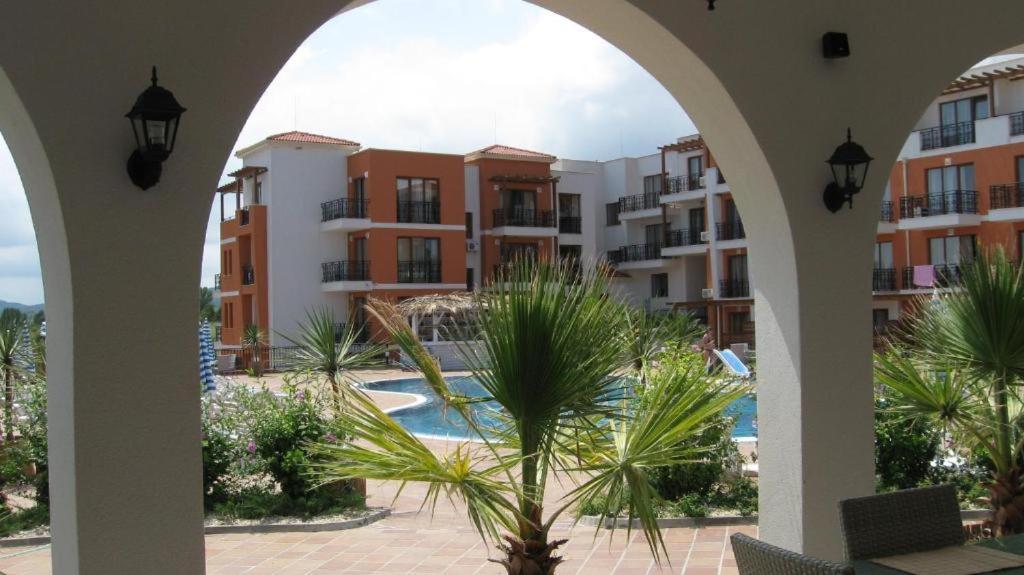 Hotel Paradise Garden Черноморец Екстериор снимка