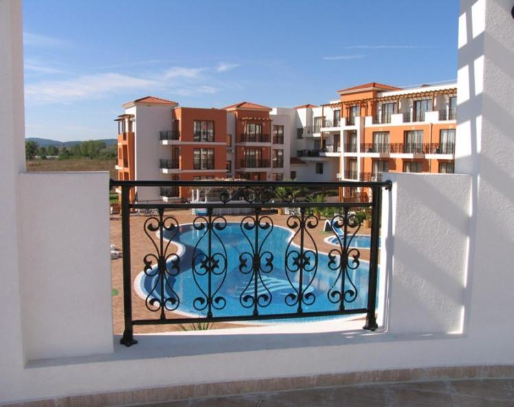 Hotel Paradise Garden Черноморец Екстериор снимка