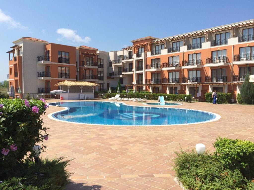 Hotel Paradise Garden Черноморец Екстериор снимка
