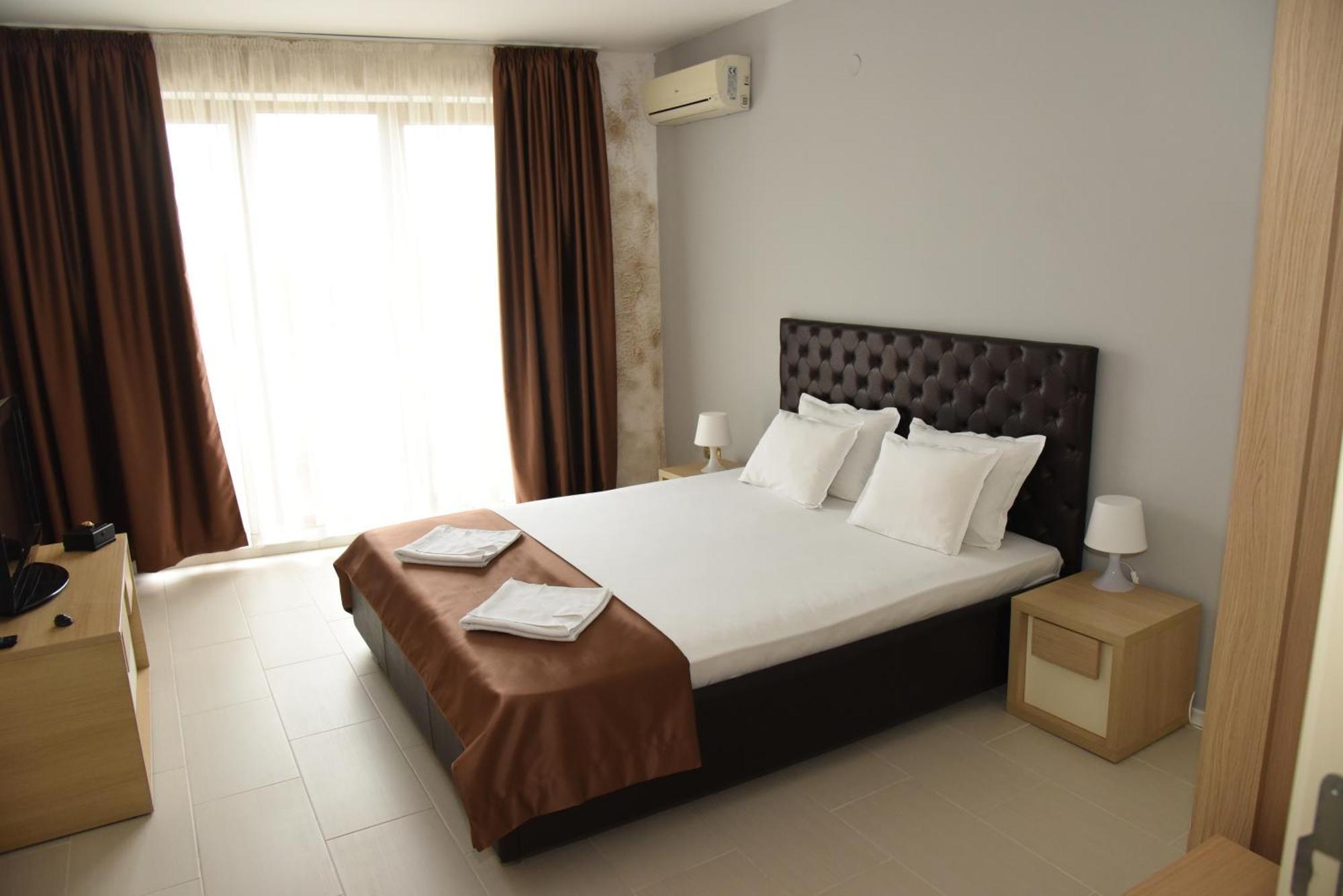 Hotel Paradise Garden Черноморец Екстериор снимка