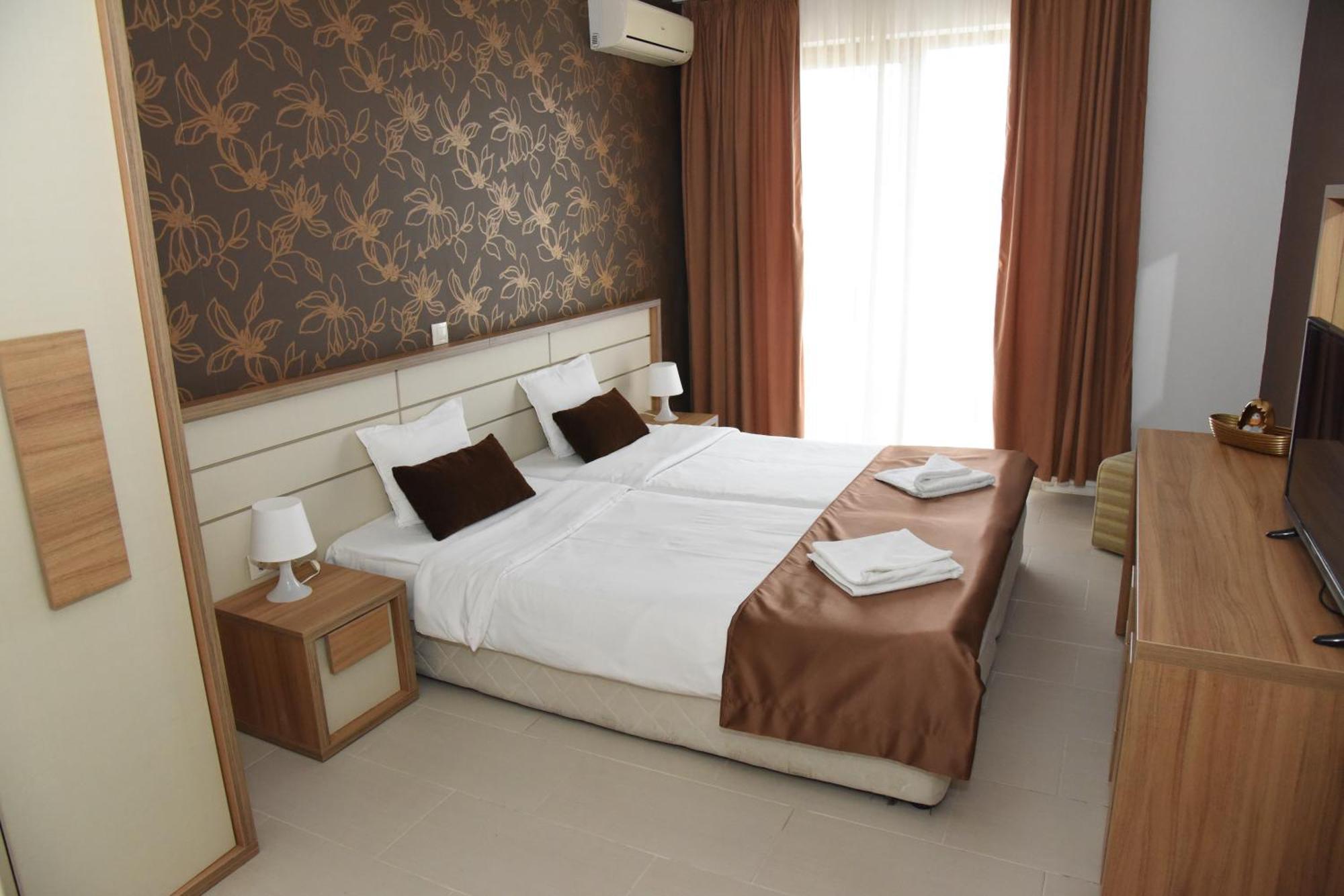 Hotel Paradise Garden Черноморец Екстериор снимка